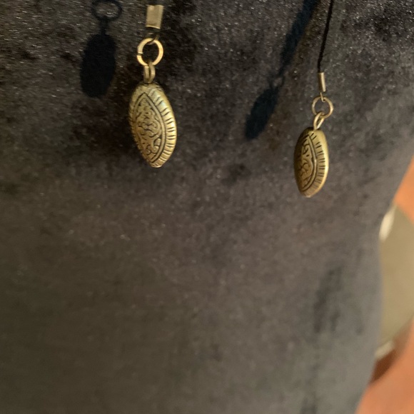 Pendant Necklace - Picture 3 of 4